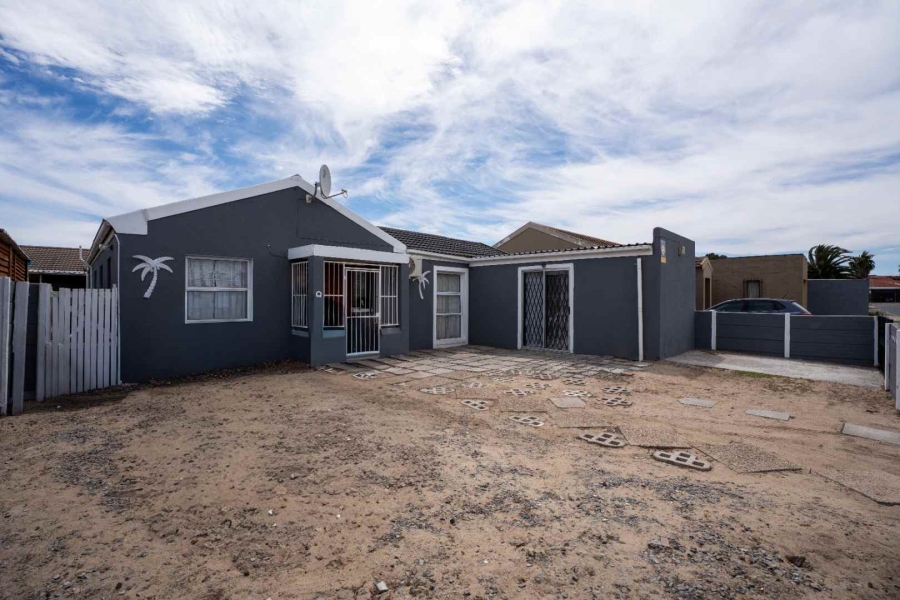 5 Bedroom Property for Sale in Electric City Western Cape